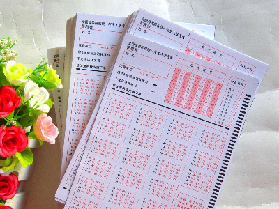答题卡一般是什么纸质？